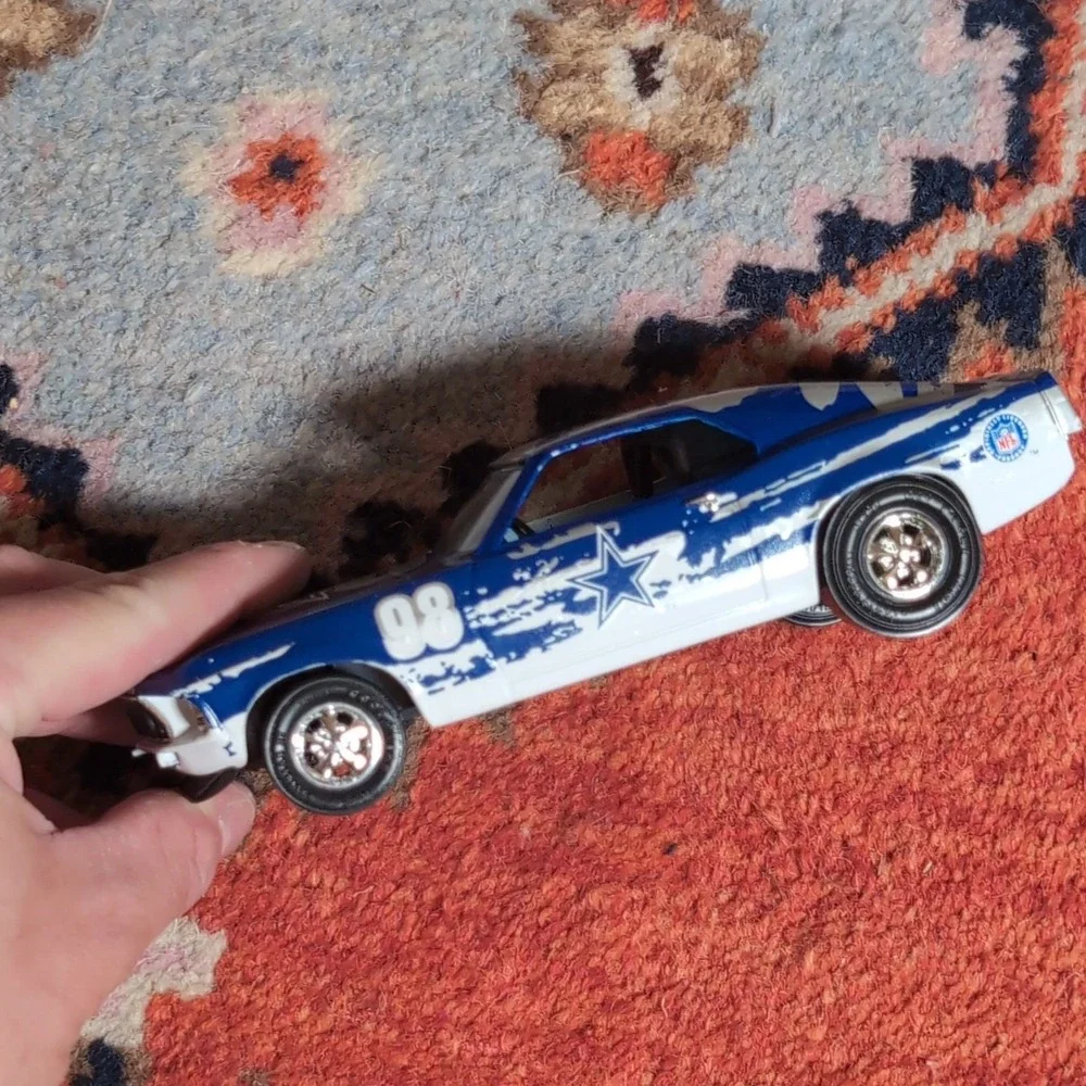 Ertl 1969 Ford Mustang Boss 302 Dallas Cowboys Die-Cast Bank 1:24 NFL